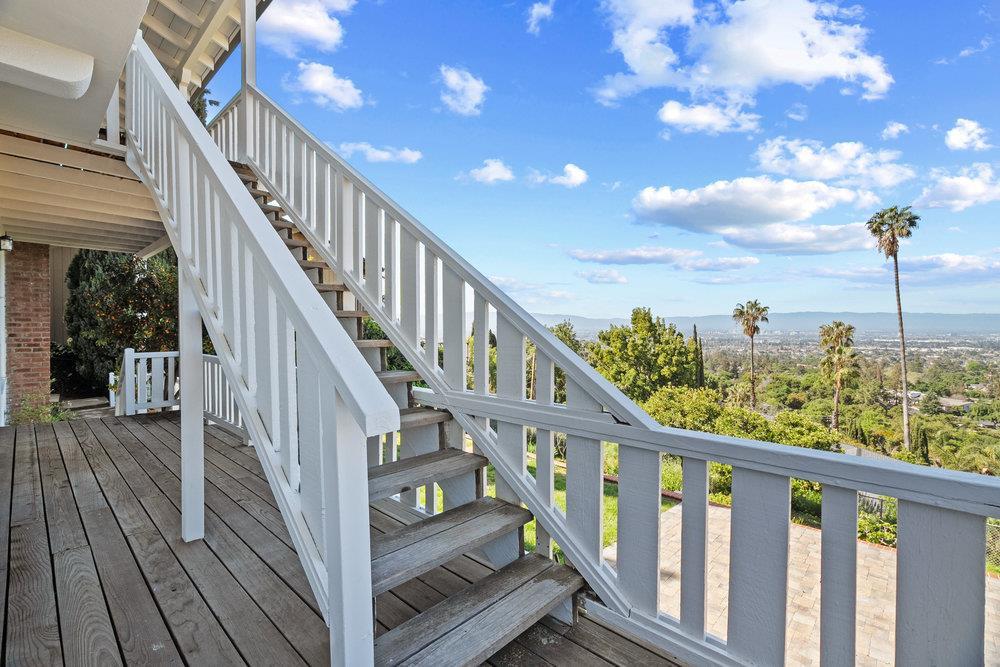 15711 Highland Drive