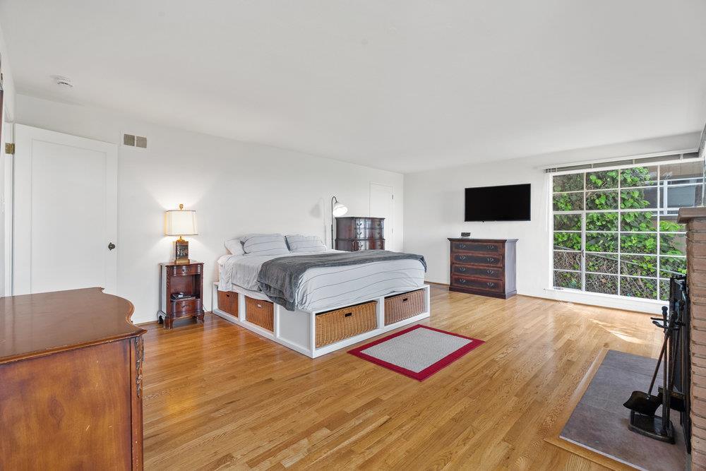 15711 Highland Drive