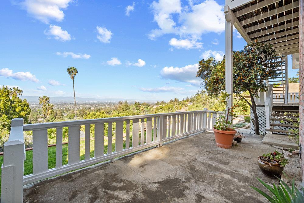 15711 Highland Drive