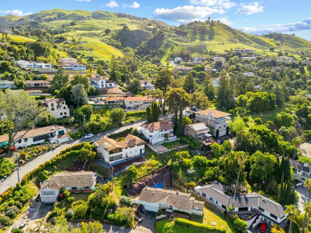 15711 Highland Drive