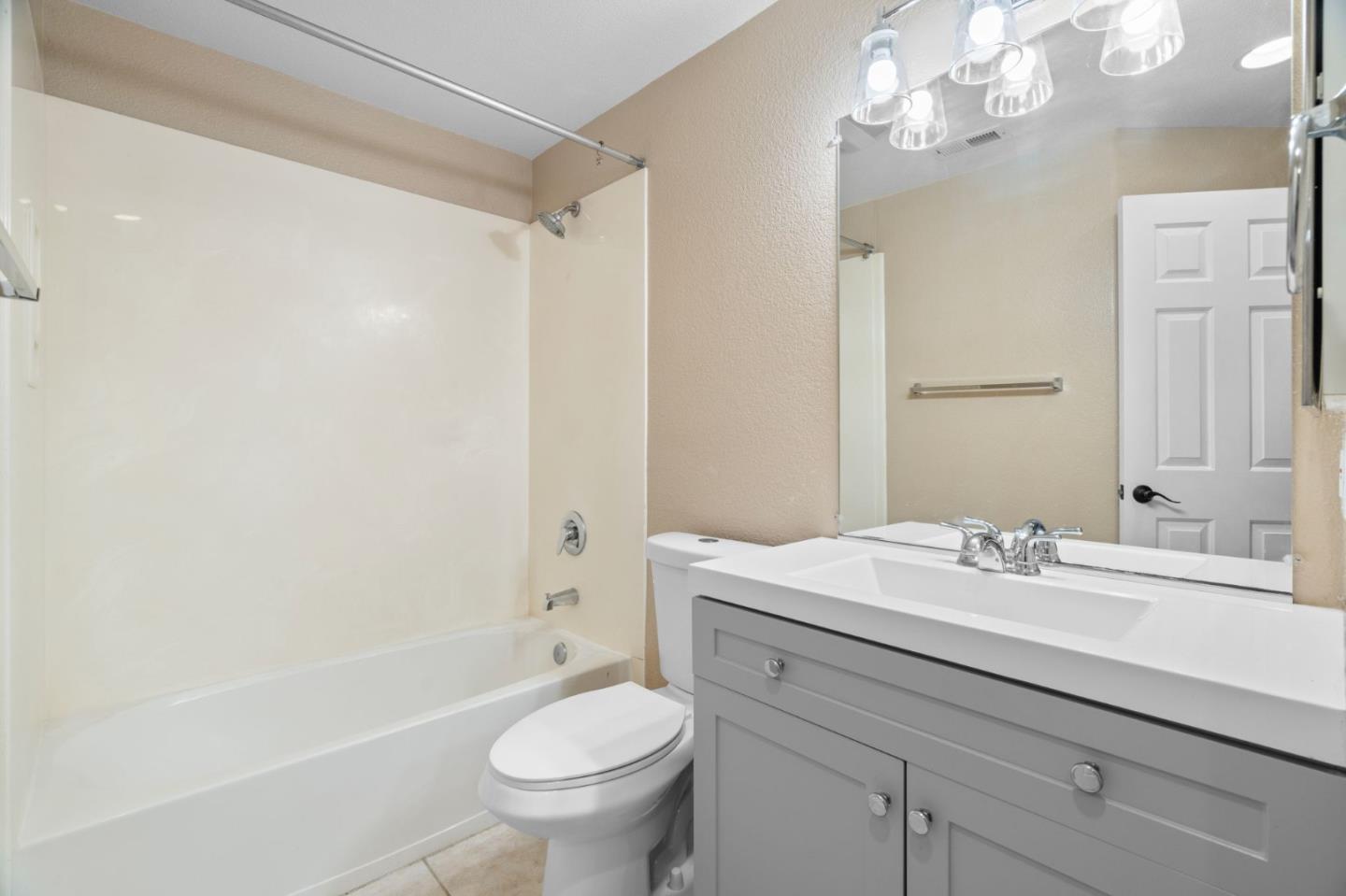 505 Tower Hill Avenue 611