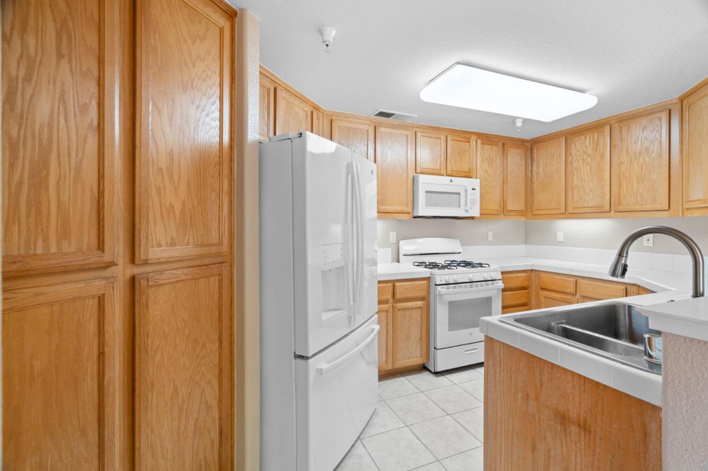 505 Tower Hill Avenue 611