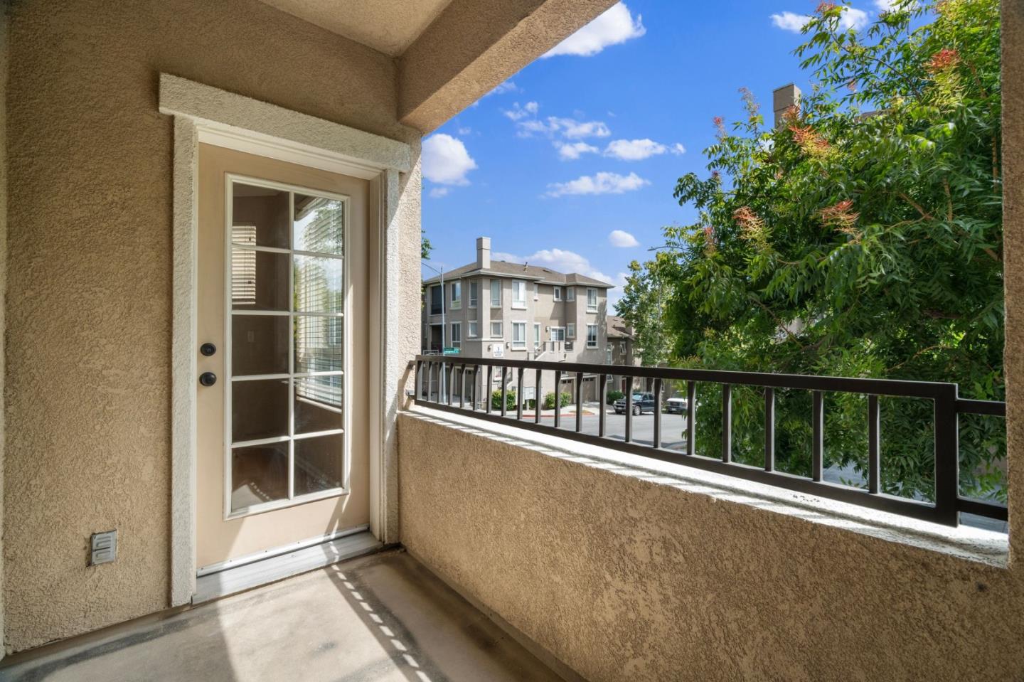 505 Tower Hill Avenue 611