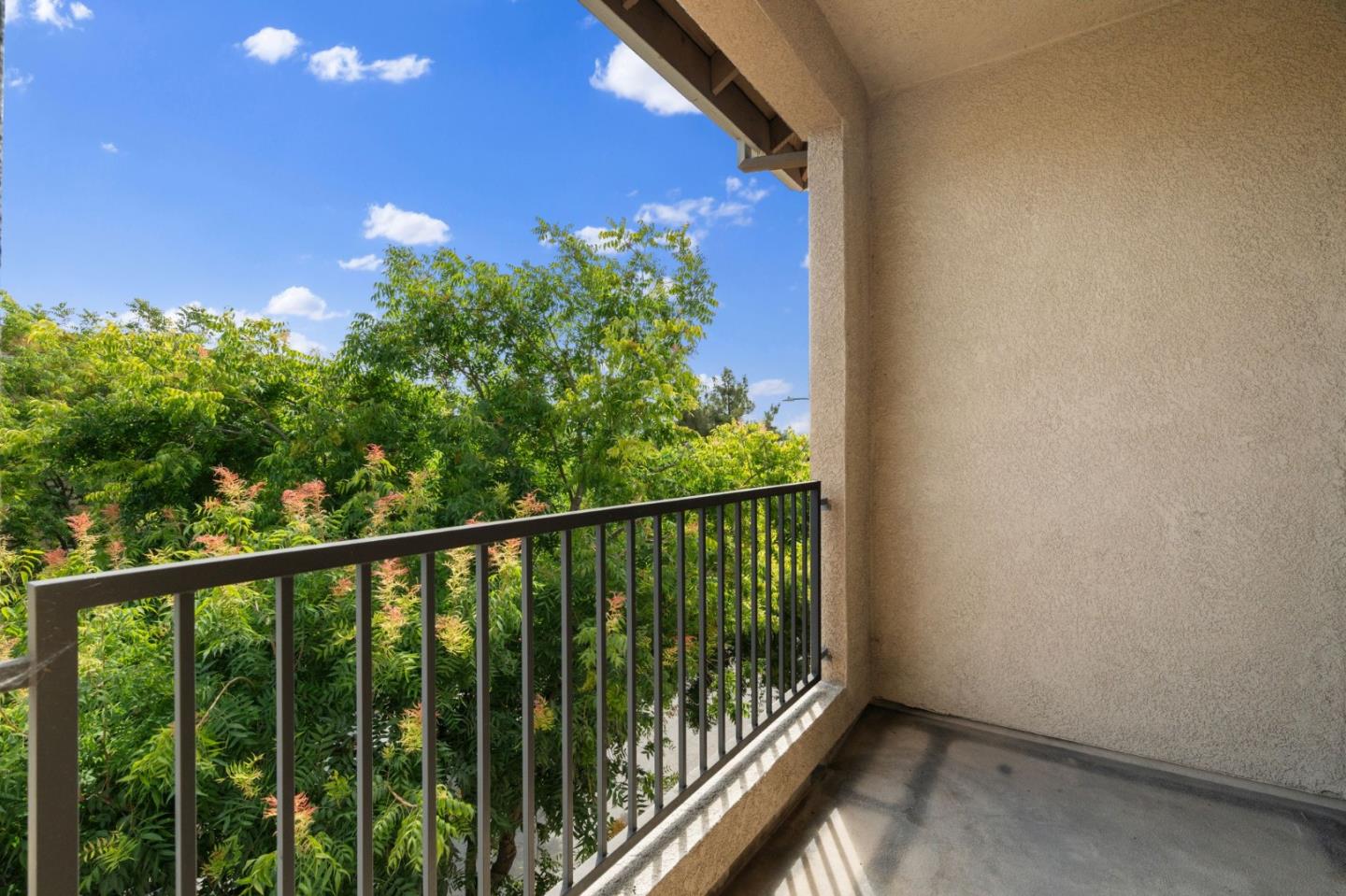 505 Tower Hill Avenue 611