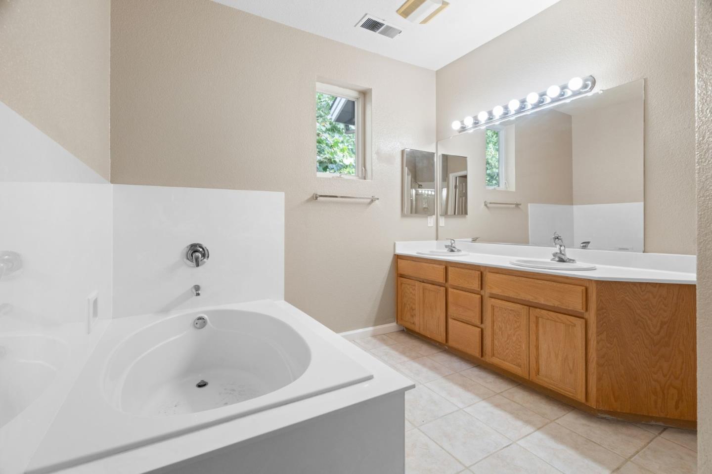 505 Tower Hill Avenue 611