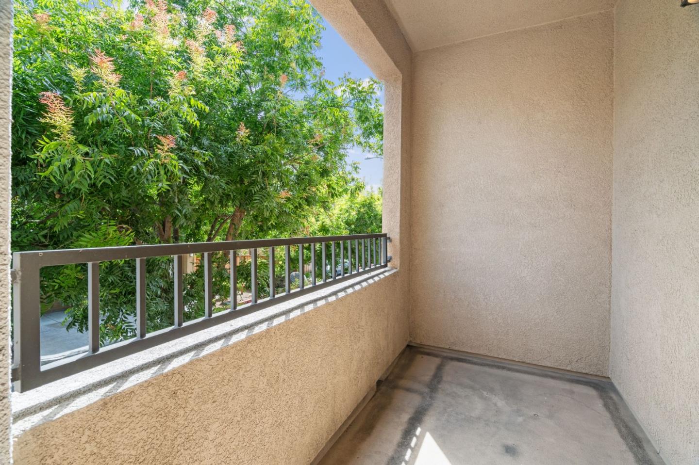 505 Tower Hill Avenue 611