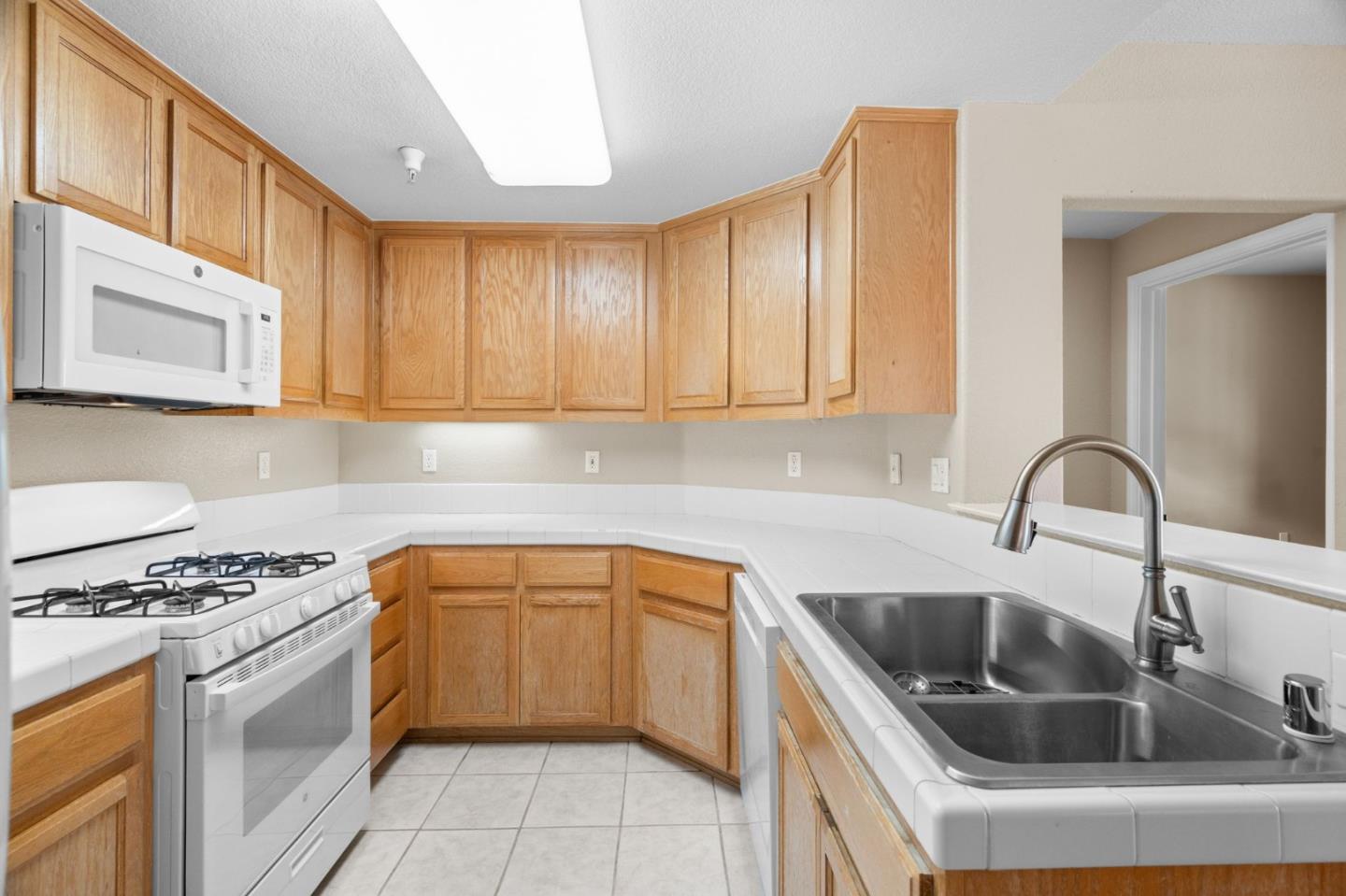 505 Tower Hill Avenue 611