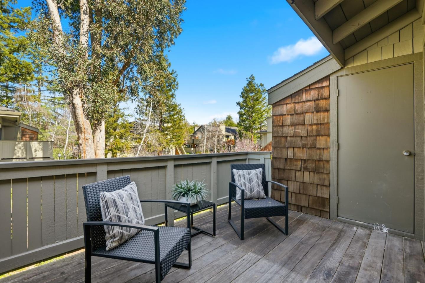 1615 La Terrace Circle