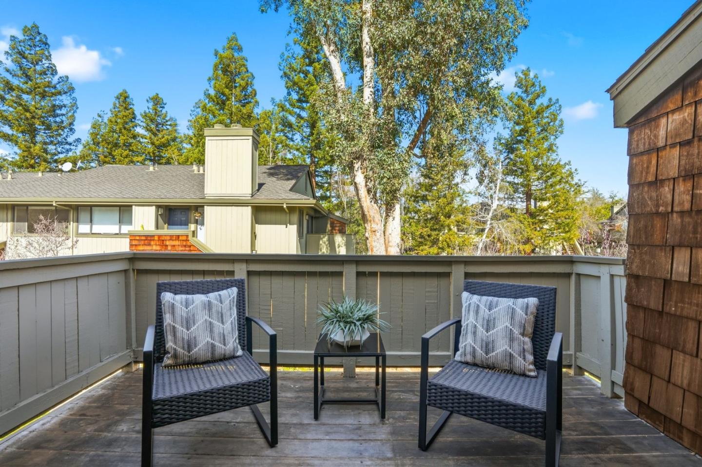 1615 La Terrace Circle