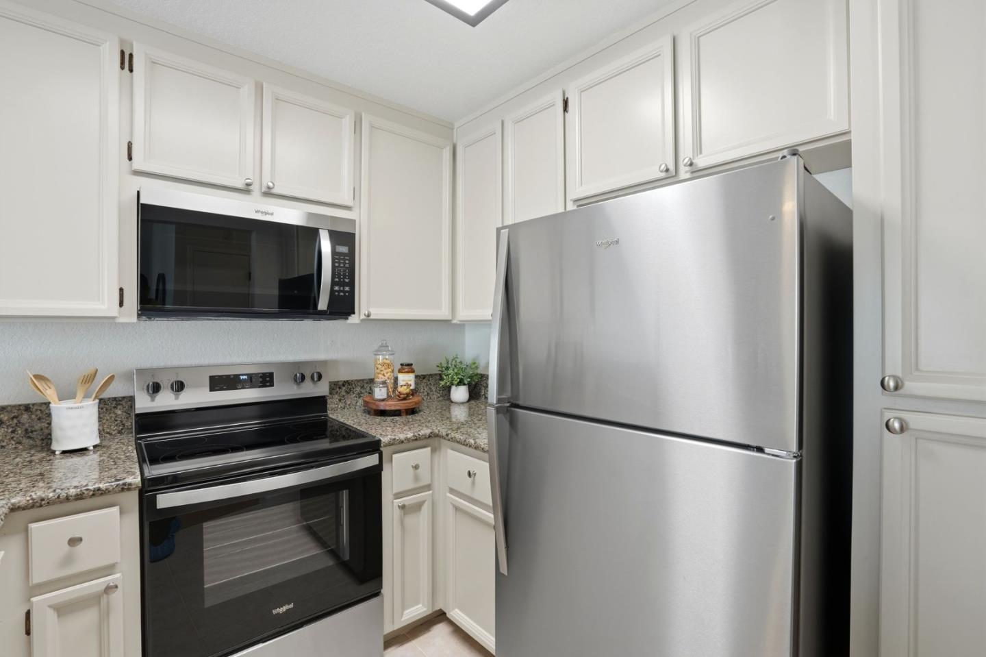 1615 La Terrace Circle