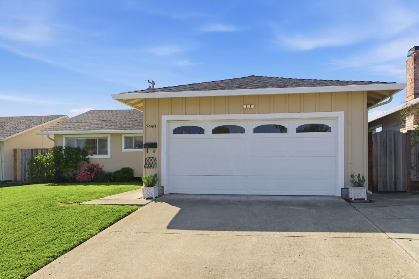 7490 Dumas Drive