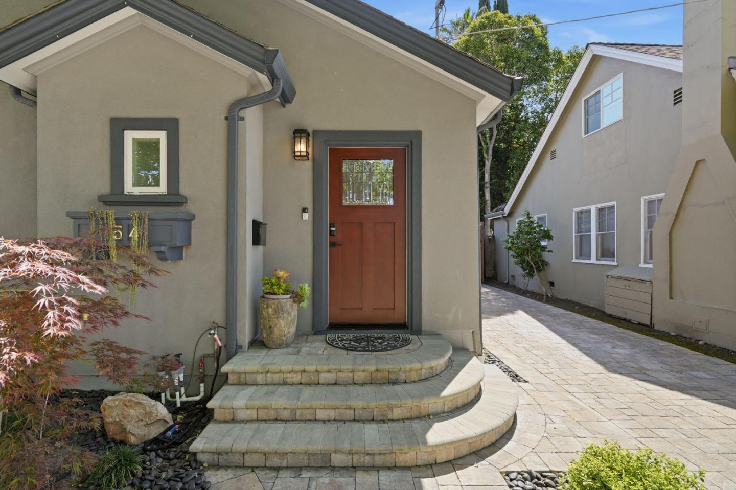 54 Atlas Avenue
