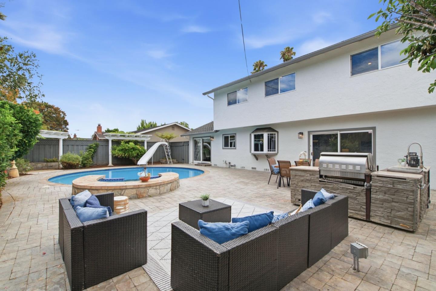 2644 Briarwood DR