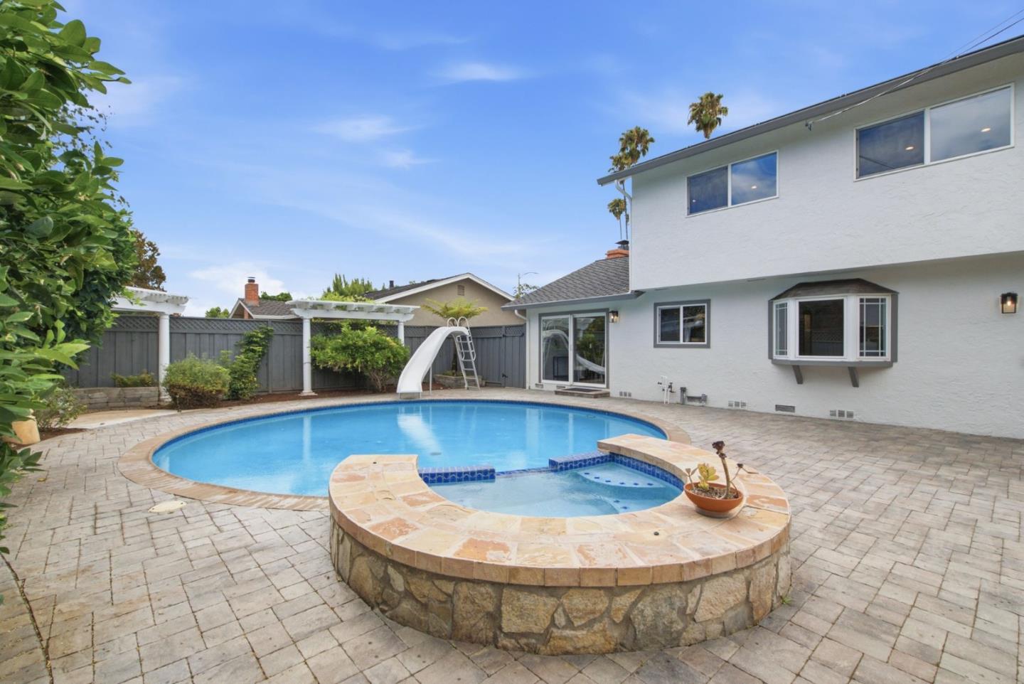 2644 Briarwood DR