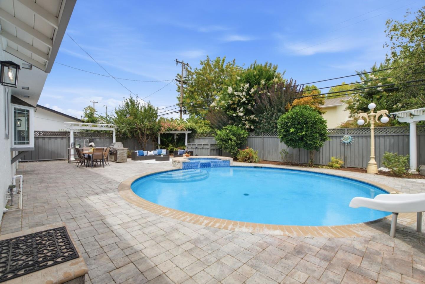 2644 Briarwood DR