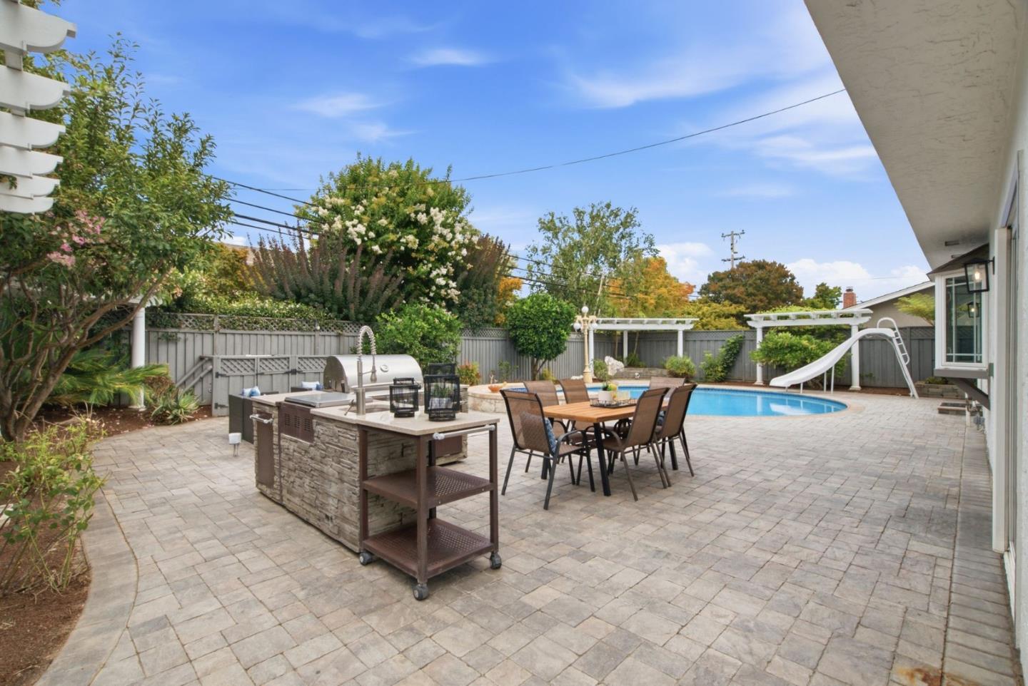 2644 Briarwood DR