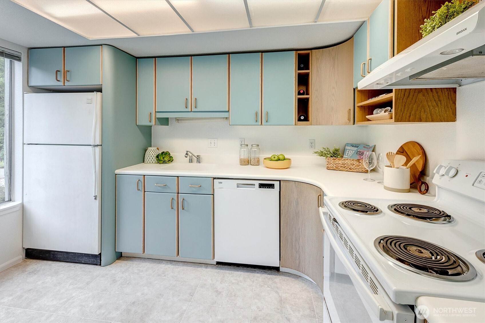 4641 West Lake Sammamish Parkway SE Unit: F105