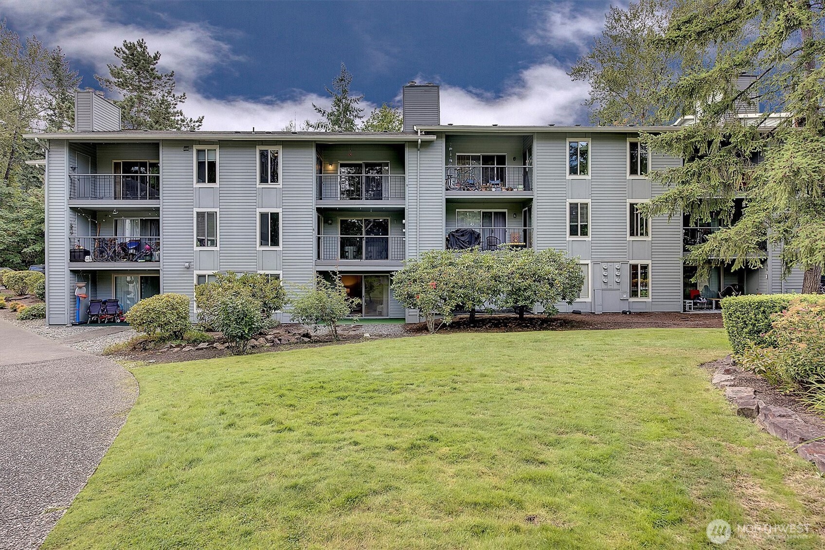 4641 West Lake Sammamish Parkway SE Unit: F105