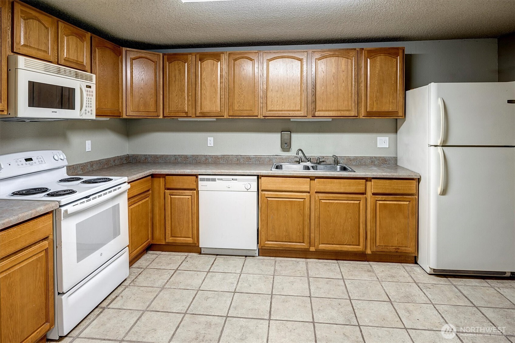 4641 West Lake Sammamish Parkway SE Unit: F105