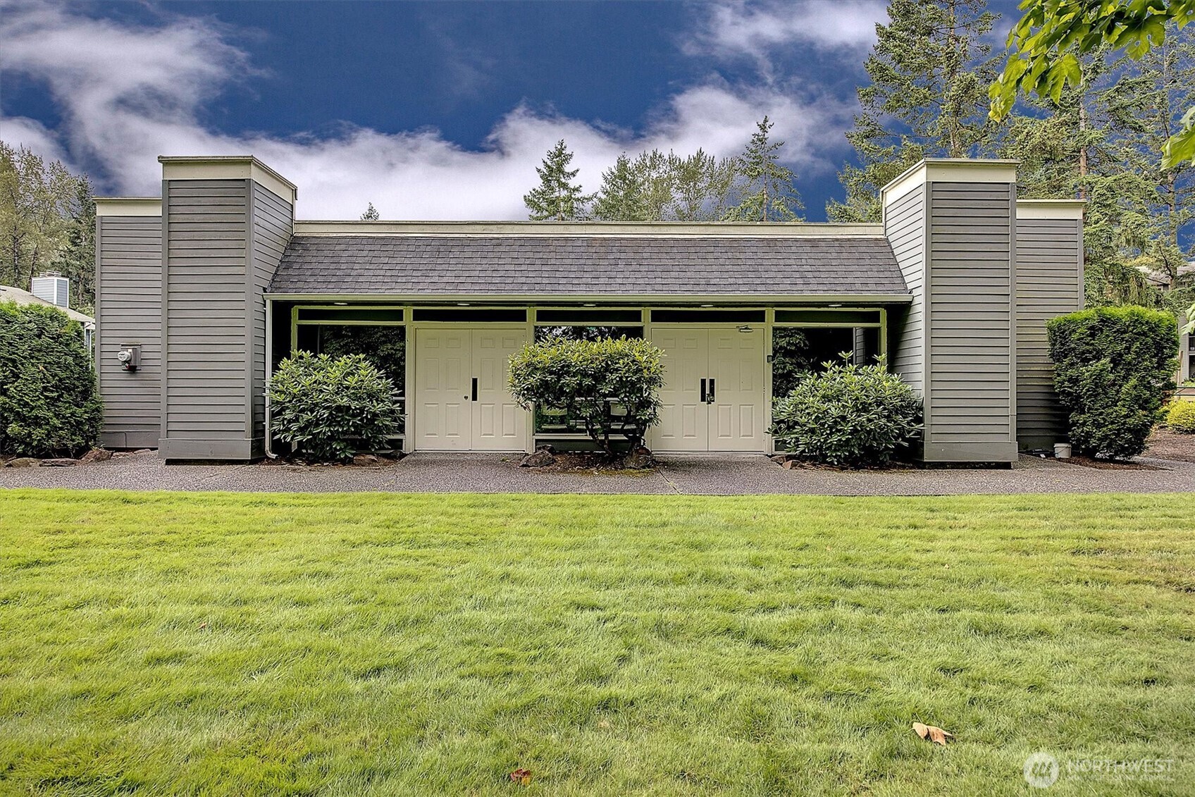 4641 West Lake Sammamish Parkway SE Unit: F105