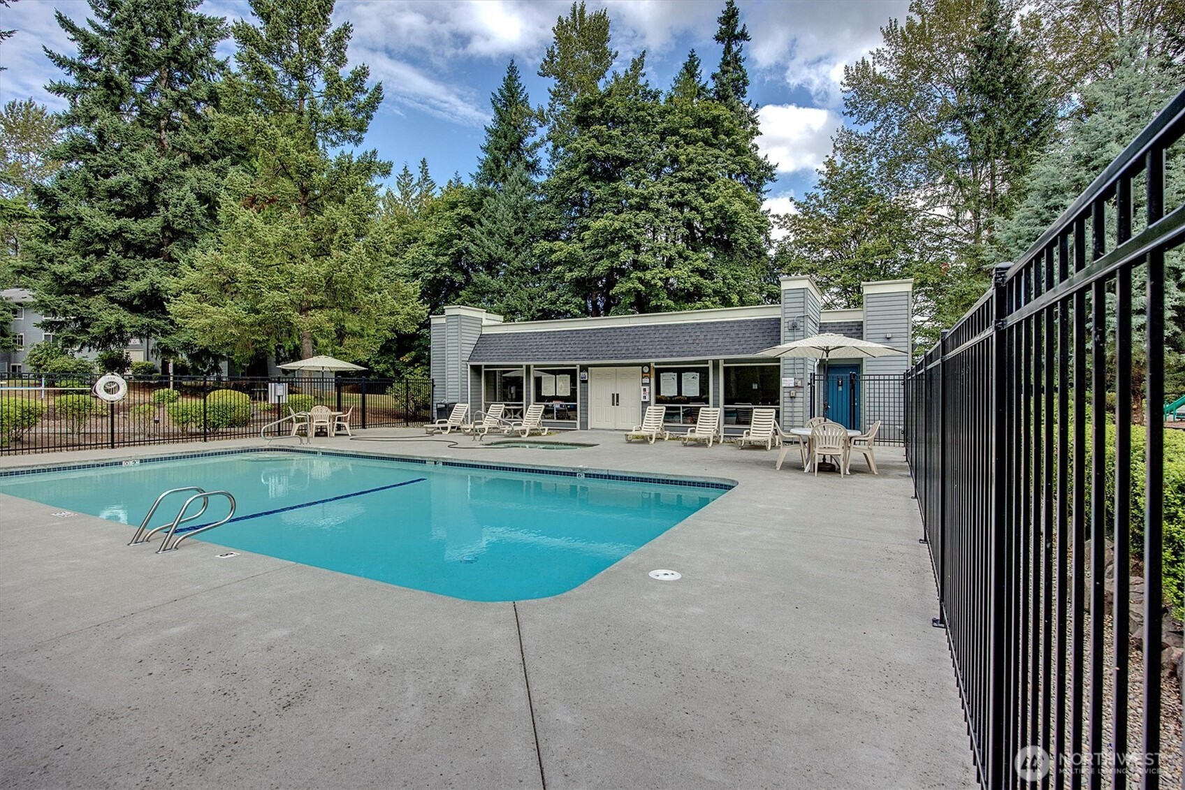 4641 West Lake Sammamish Parkway SE Unit: F105