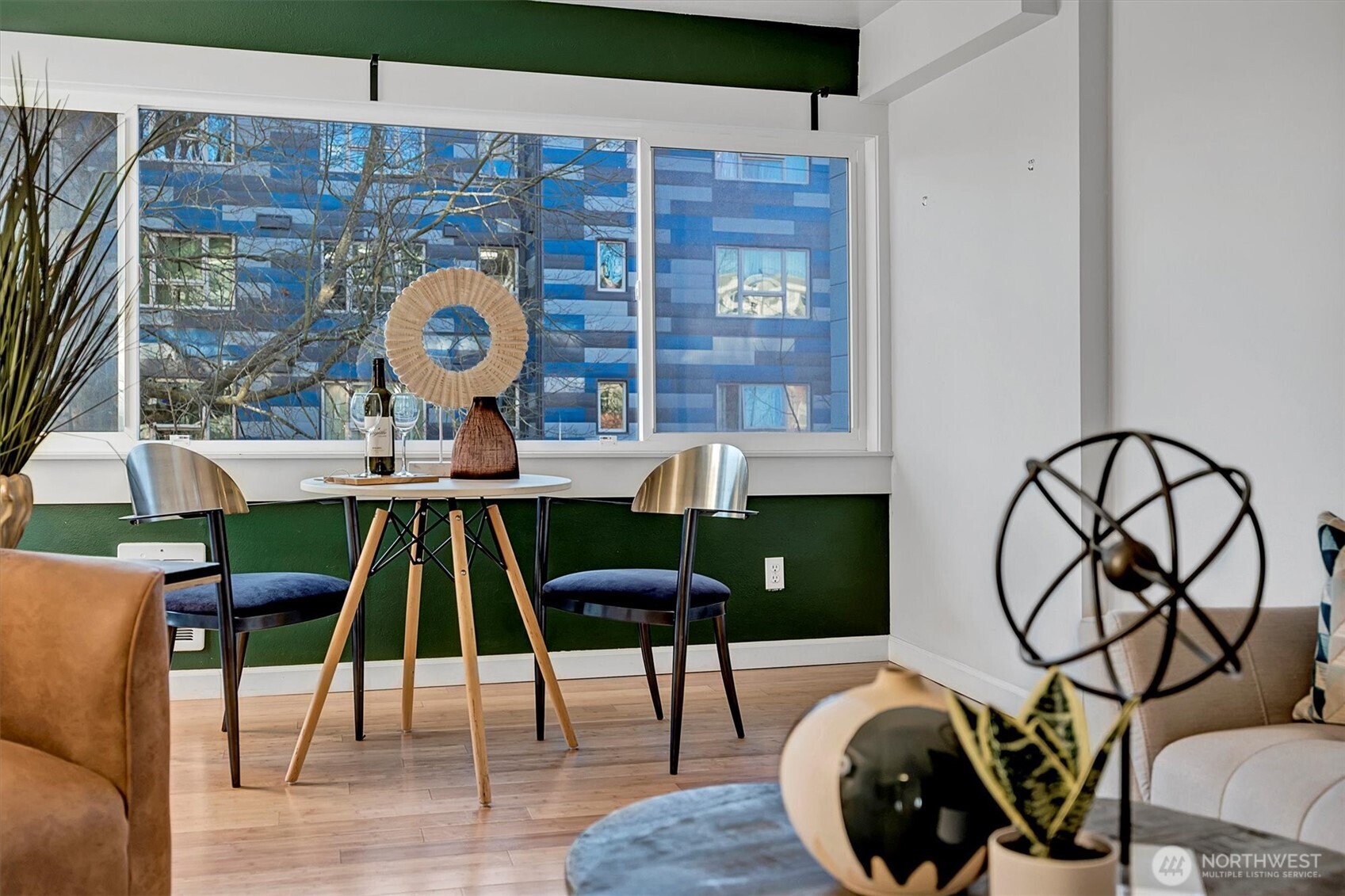 705 E Republican Street Unit: 302