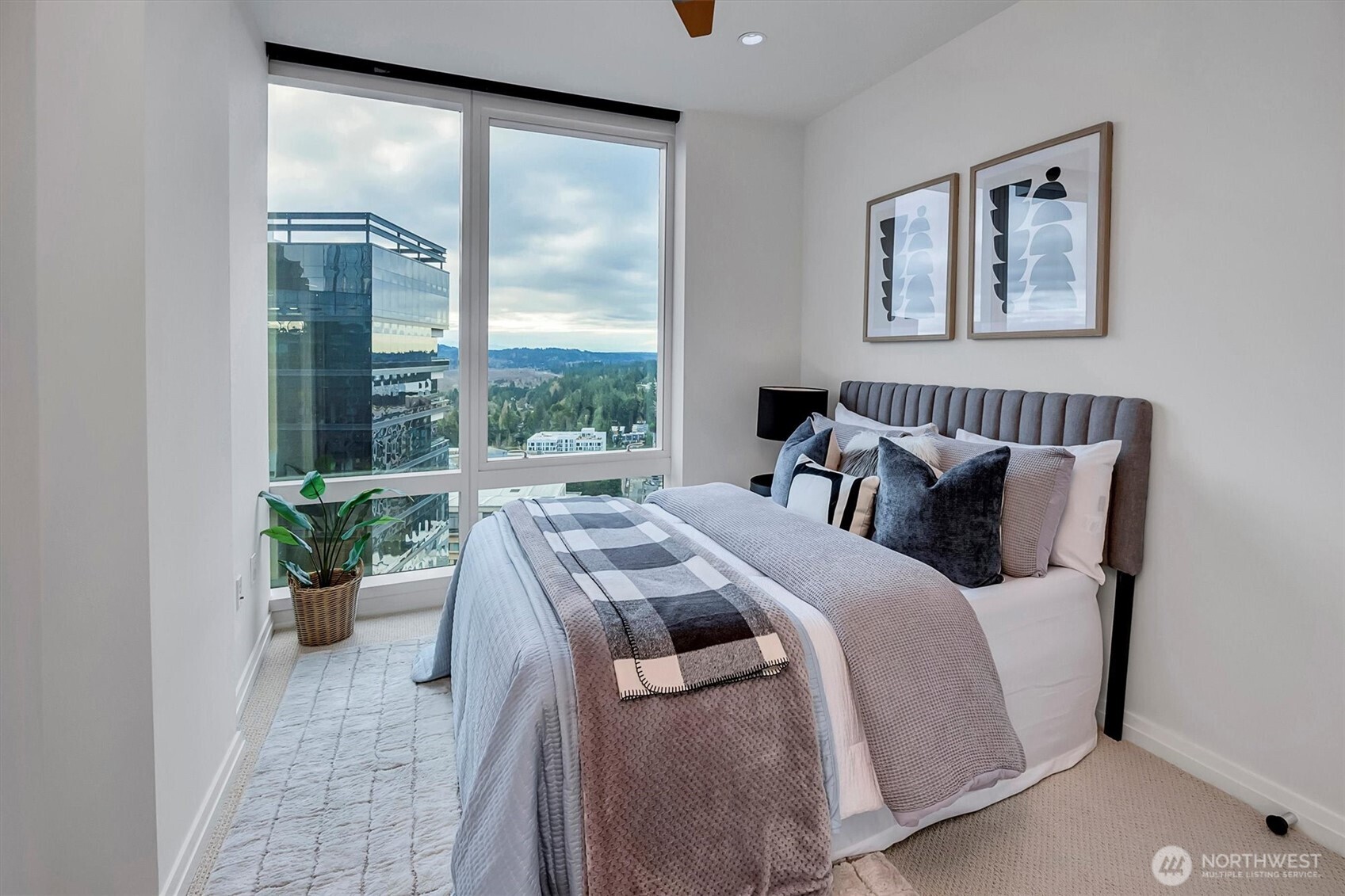 10700 NE 4th Street Unit: 2712