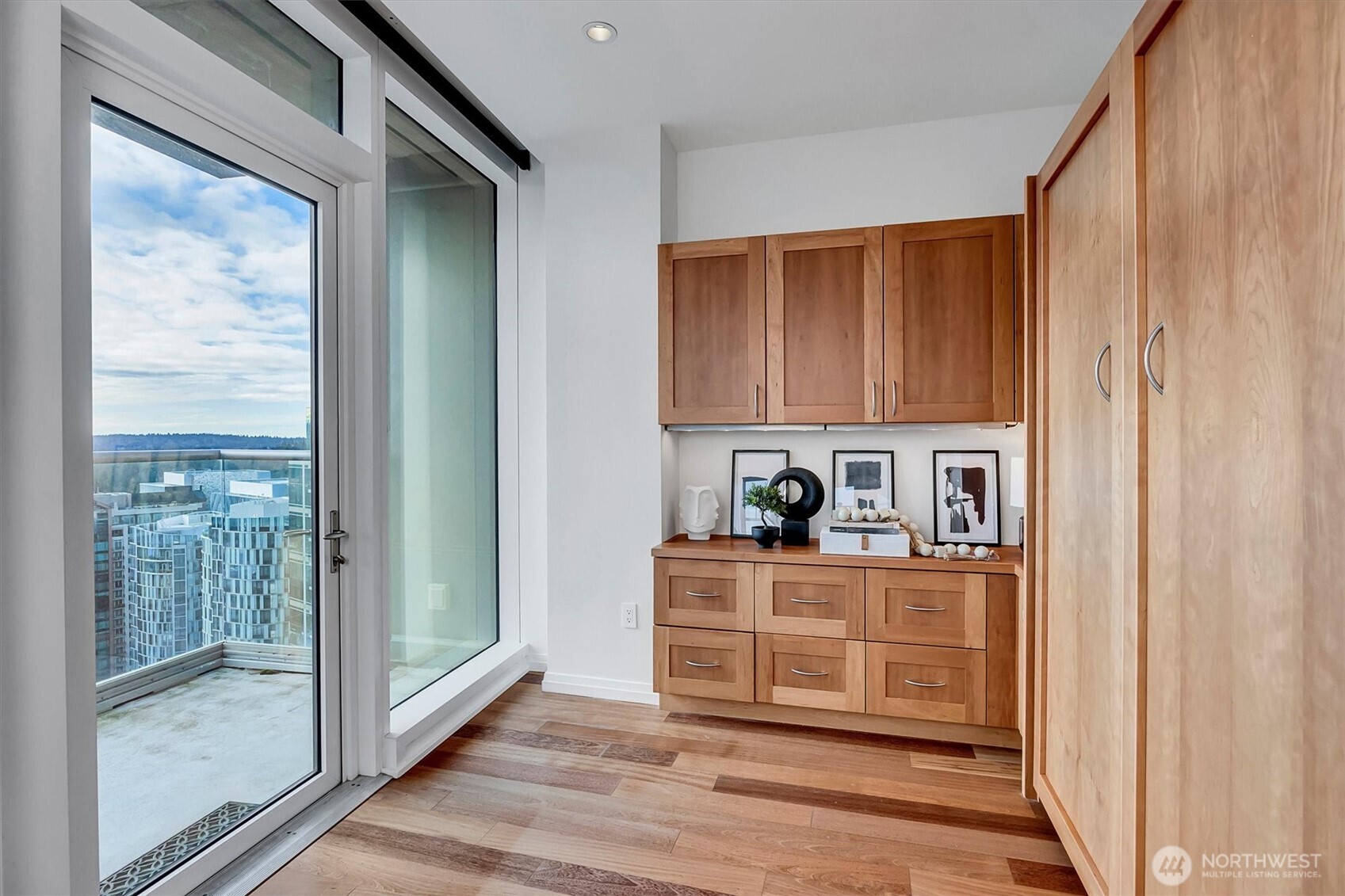10700 NE 4th Street Unit: 2712