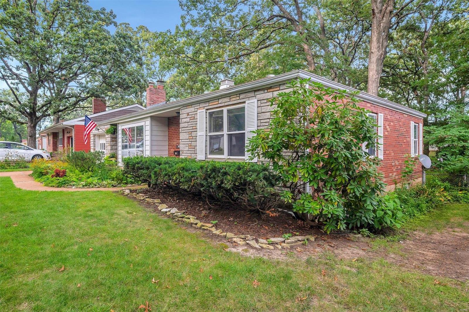 1128 Eastbrook Lane