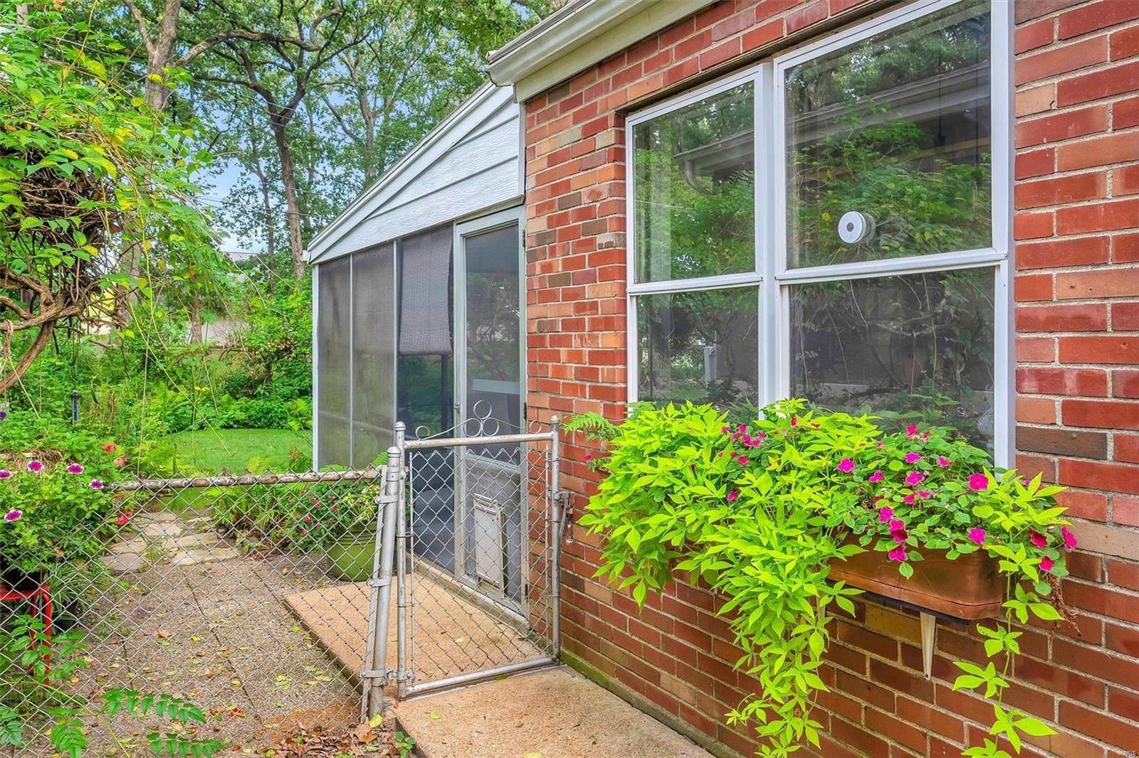 1128 Eastbrook Lane