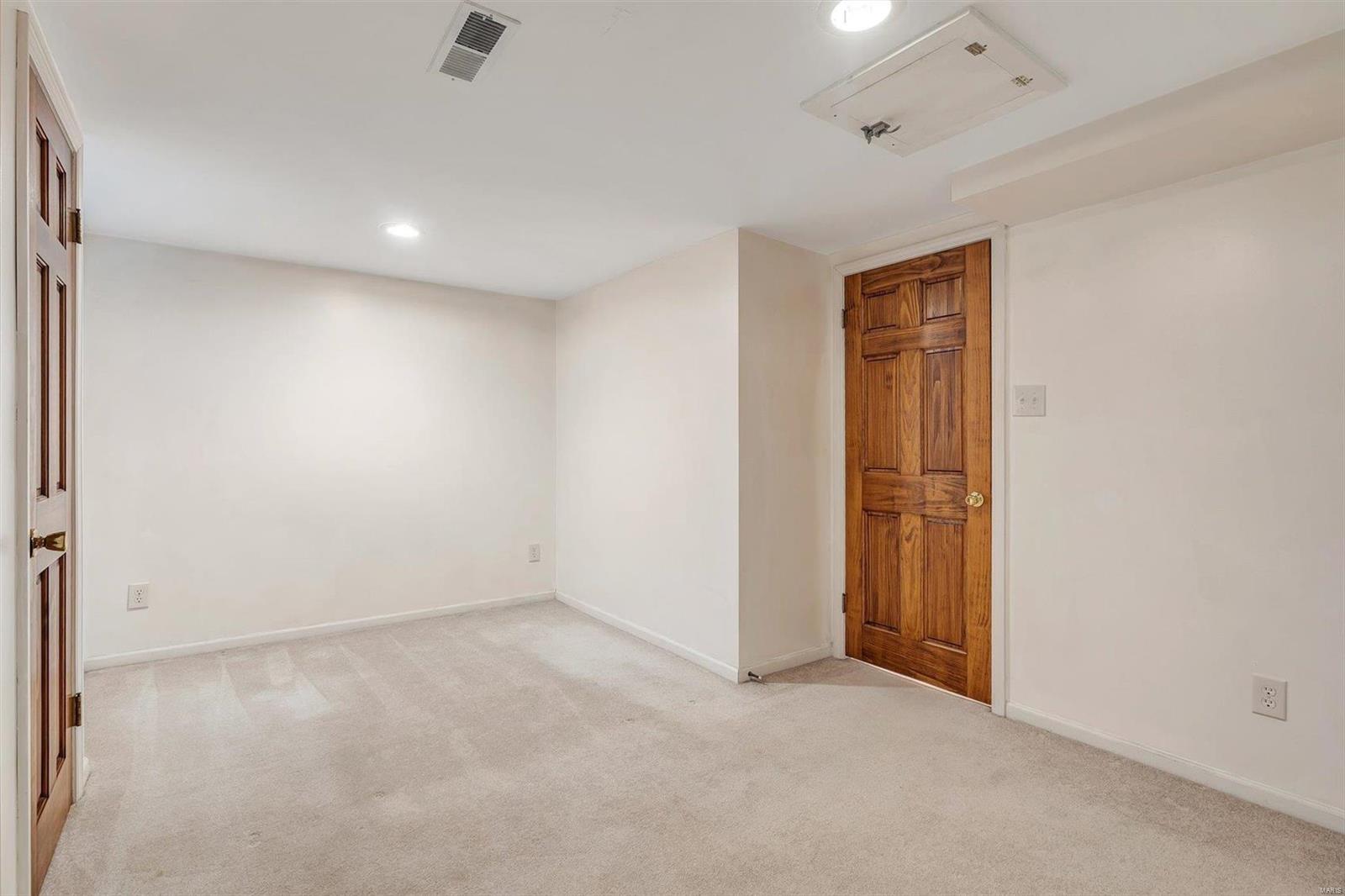 1128 Eastbrook Lane