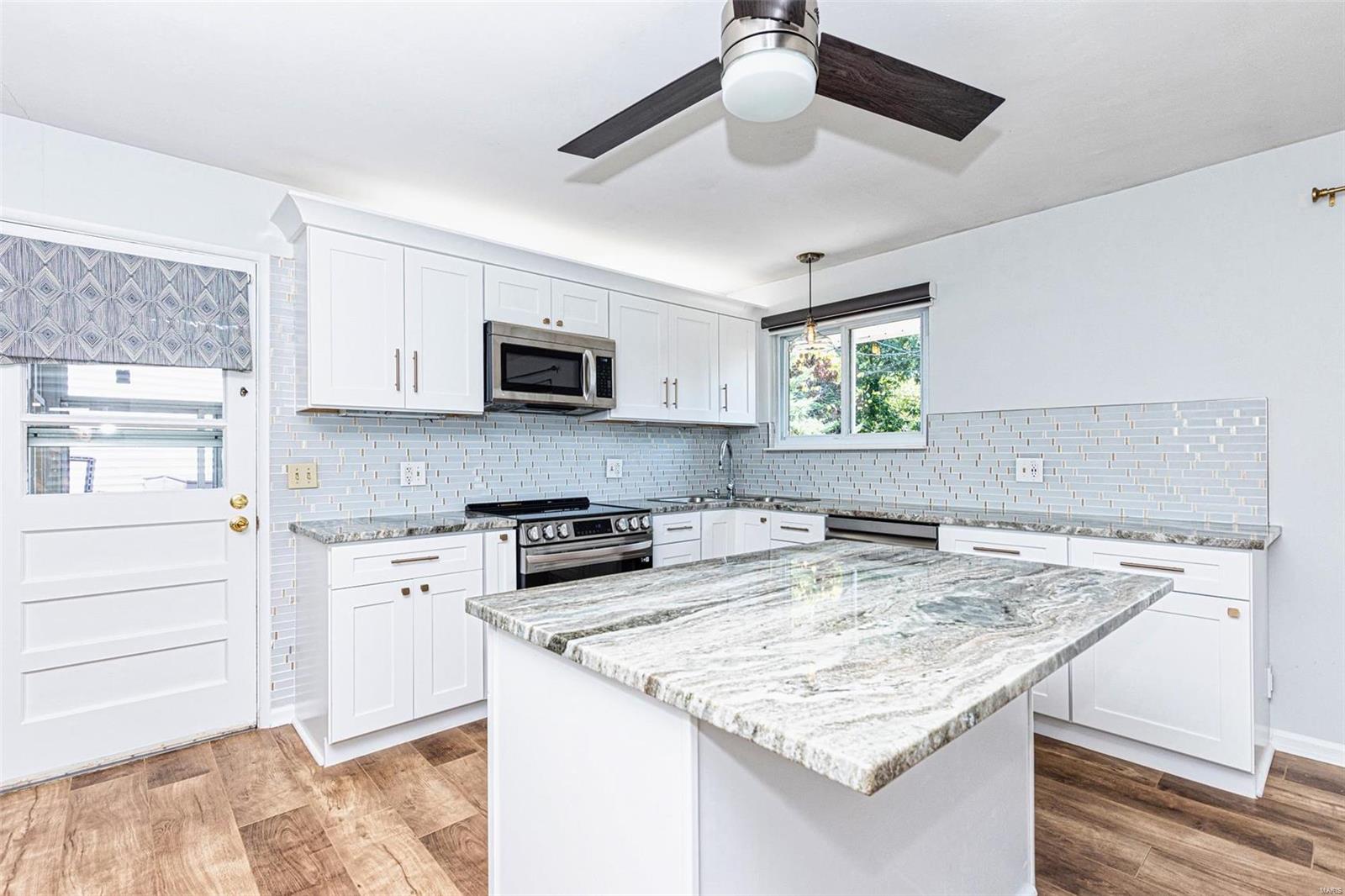 5904 Apple Valley Drive