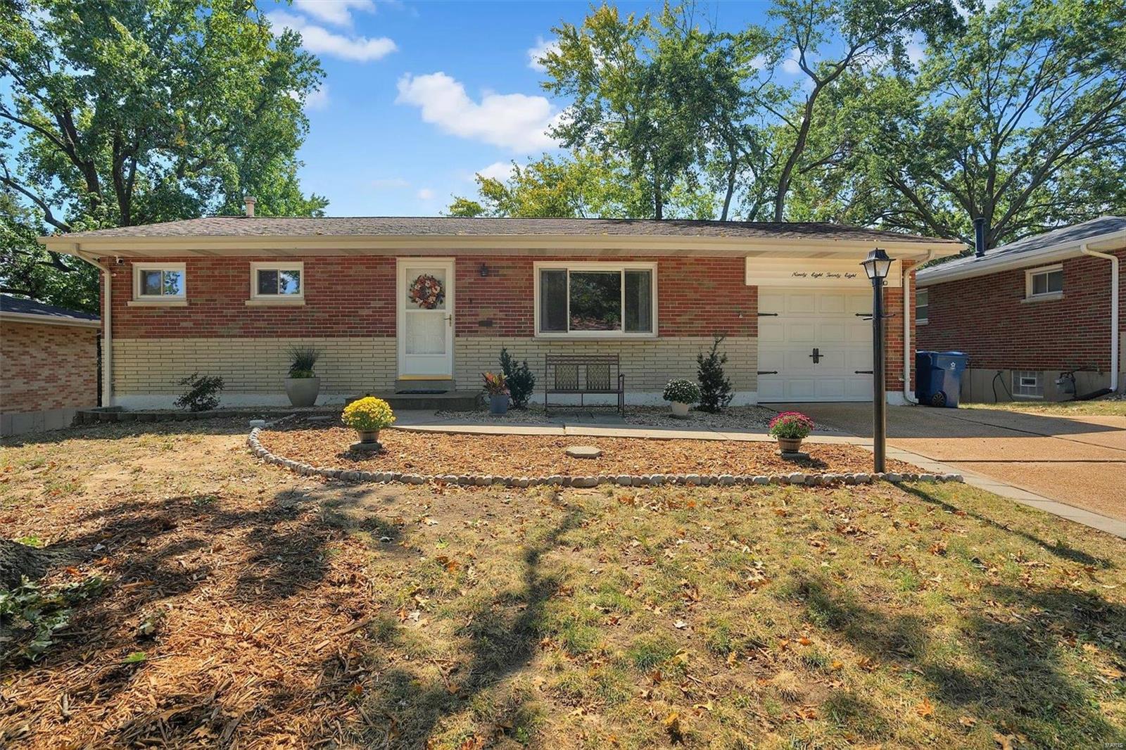9828 Whitcomb Lane