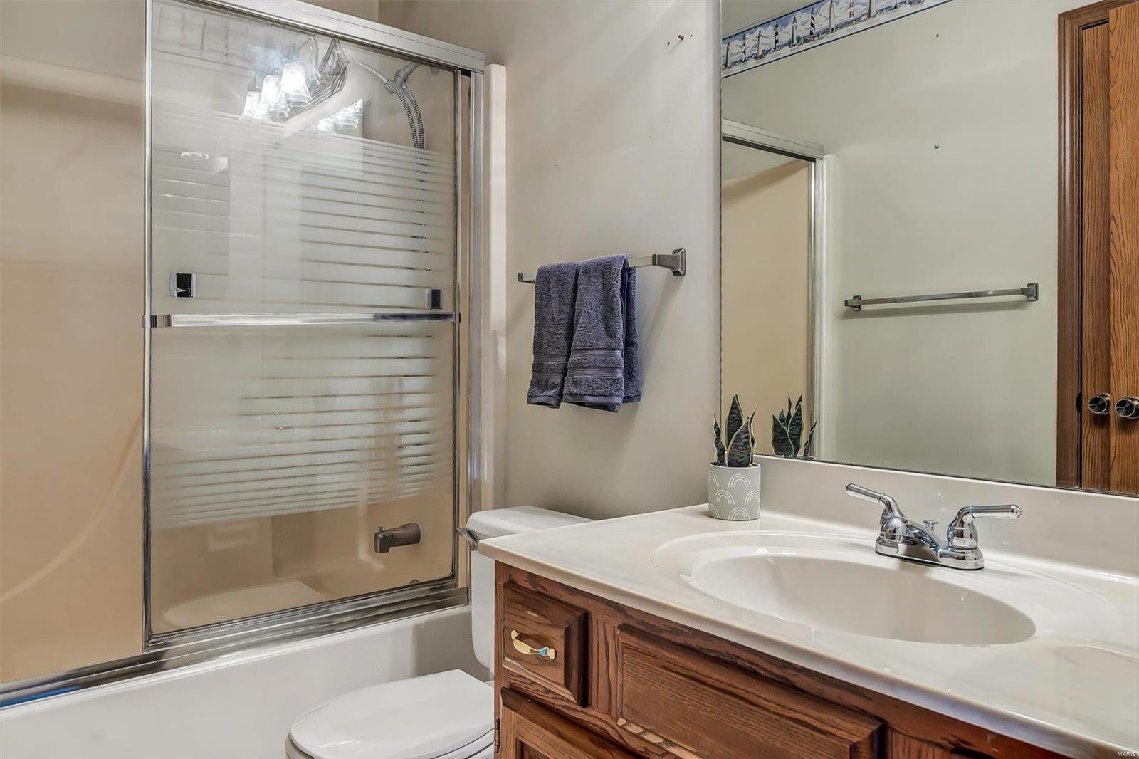 3033 Oakstowne Place