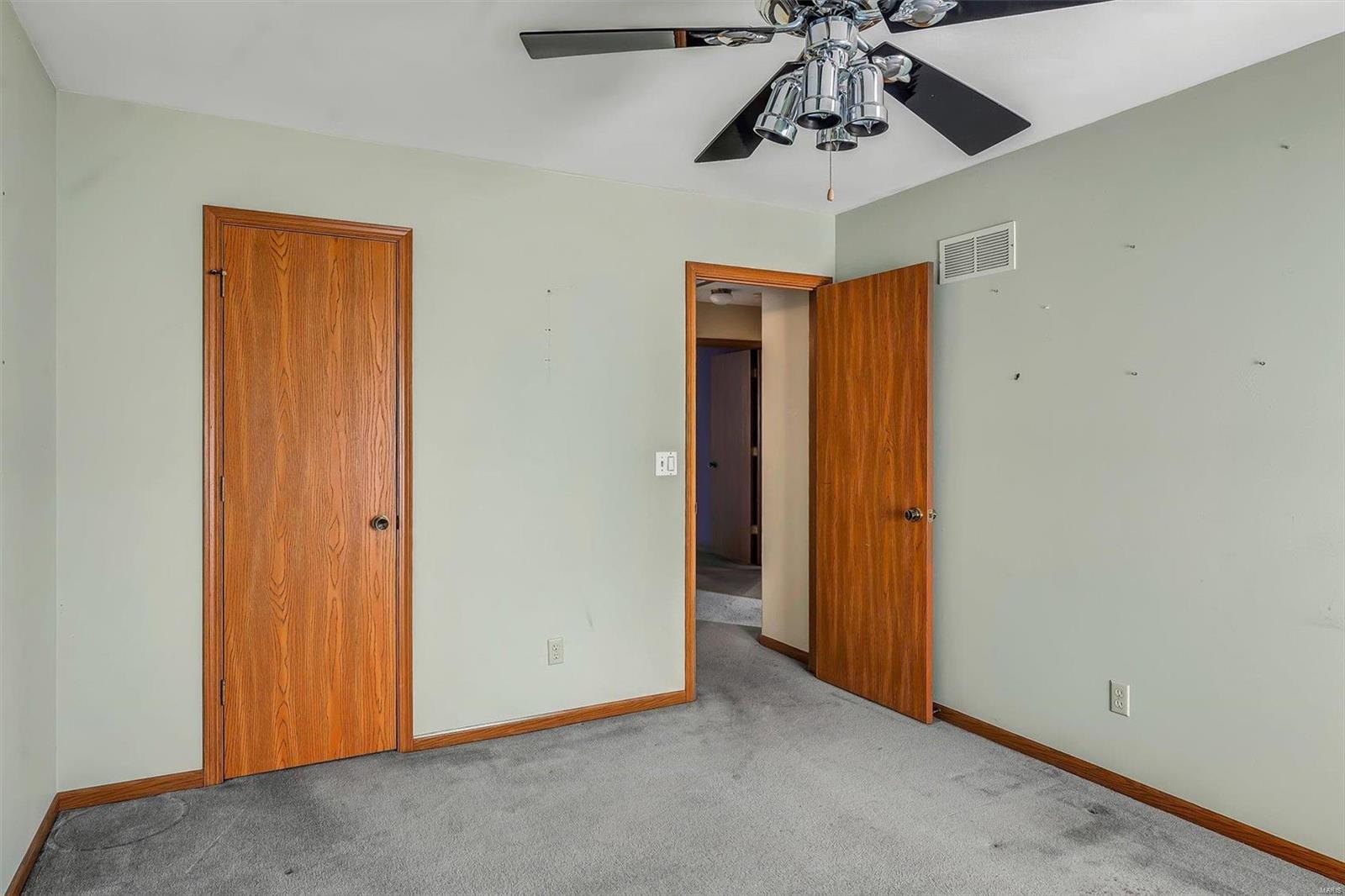 3033 Oakstowne Place