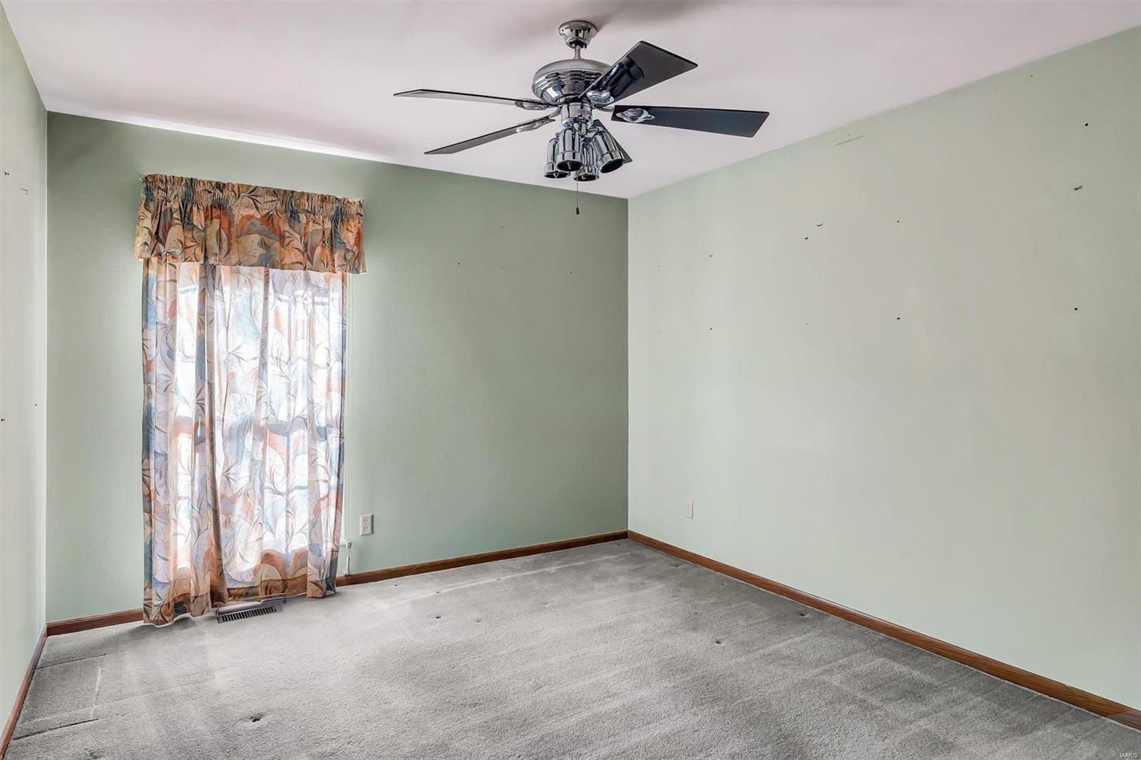 3033 Oakstowne Place