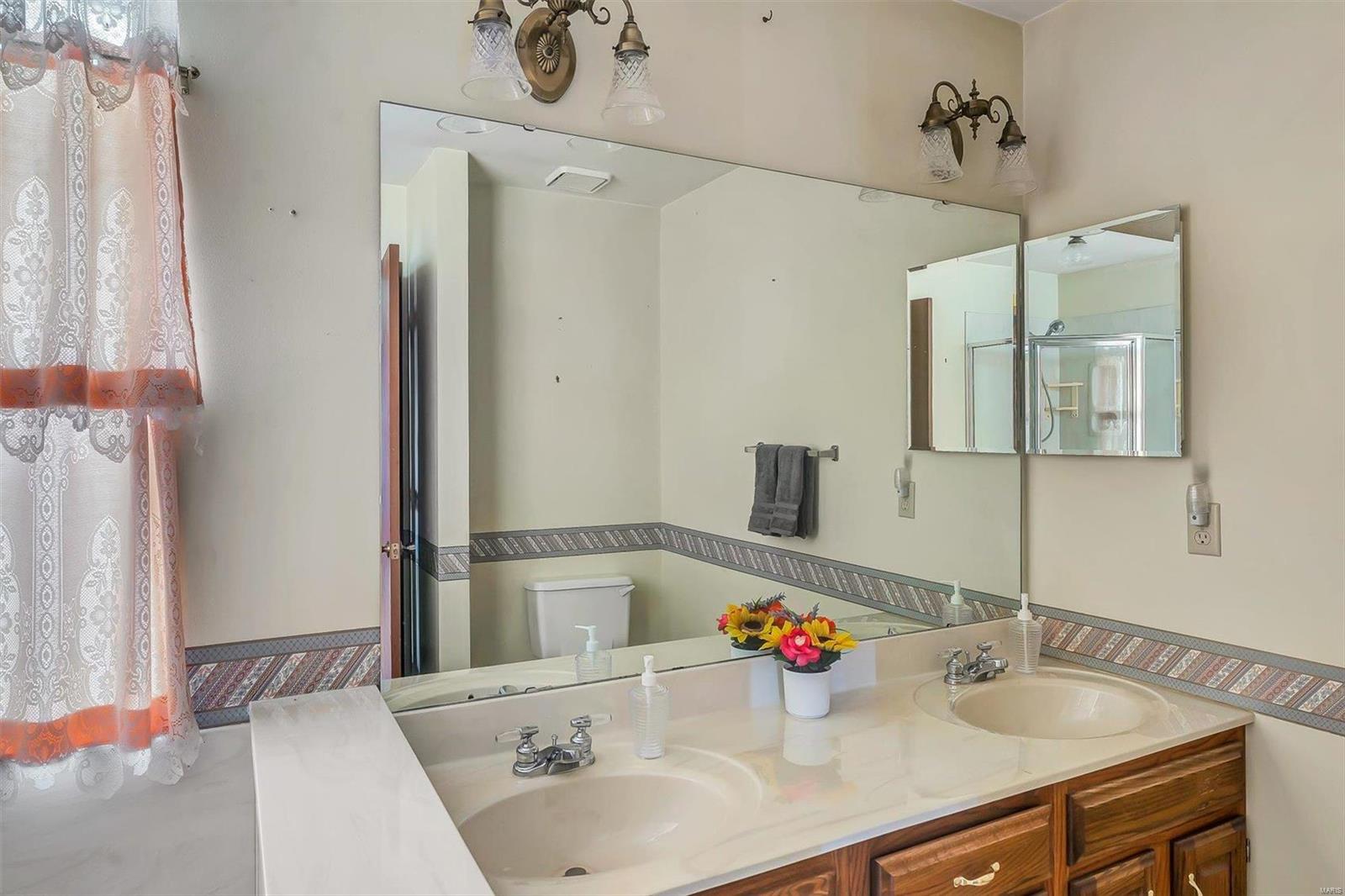 3033 Oakstowne Place