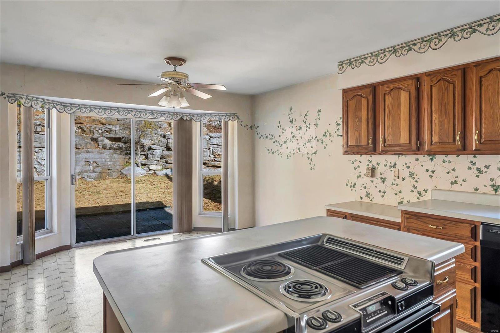 3033 Oakstowne Place