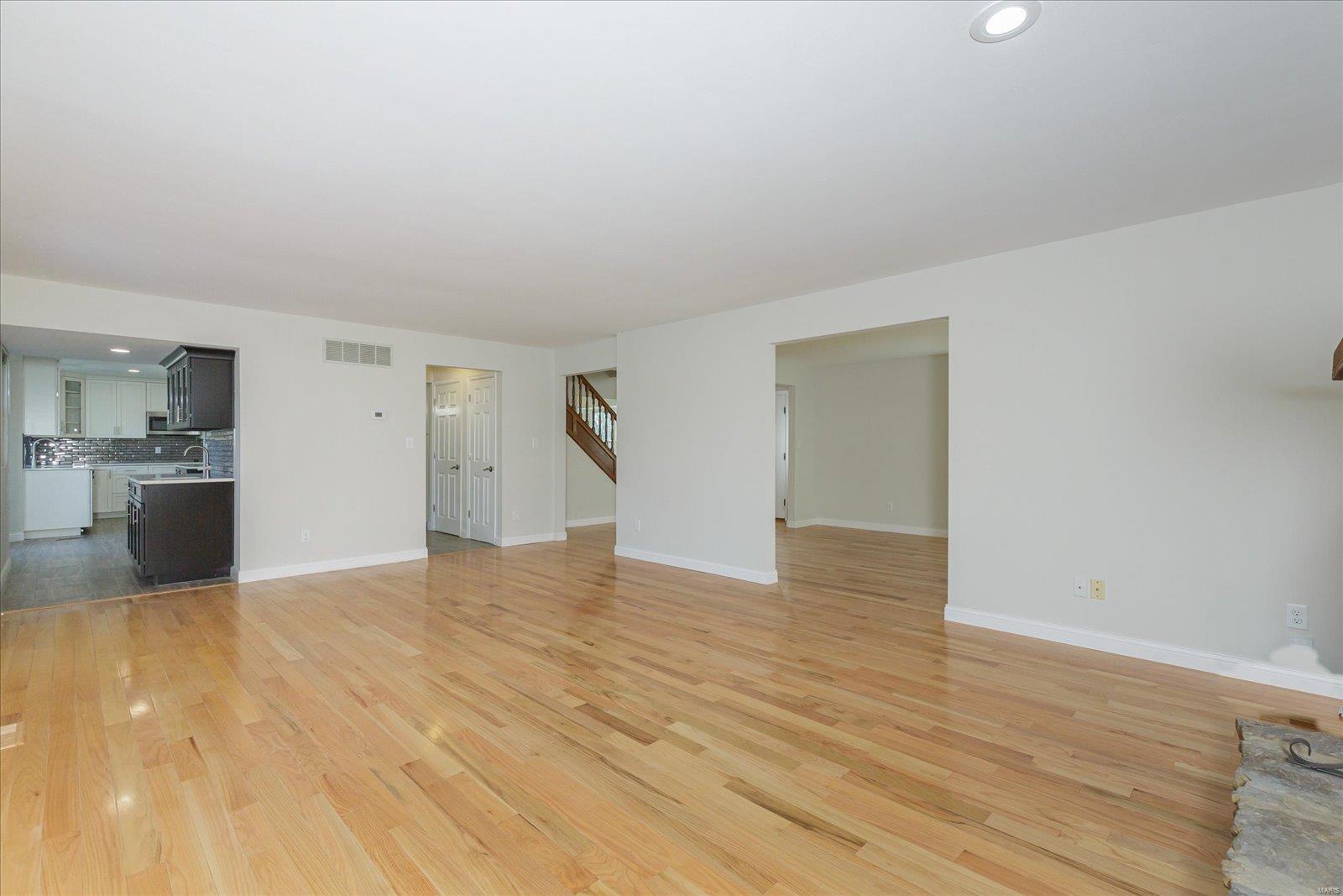32 Colonade Court
