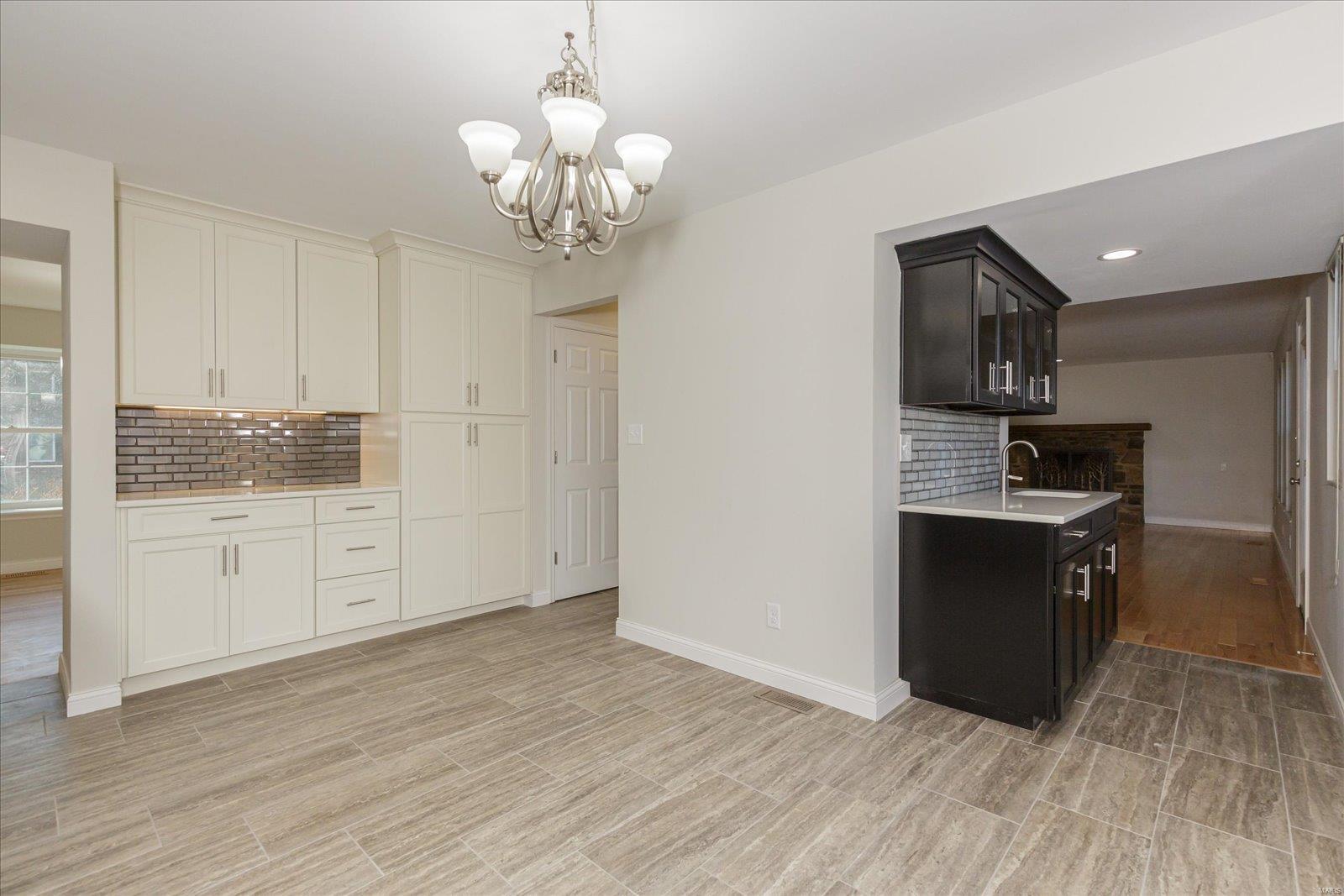 32 Colonade Court