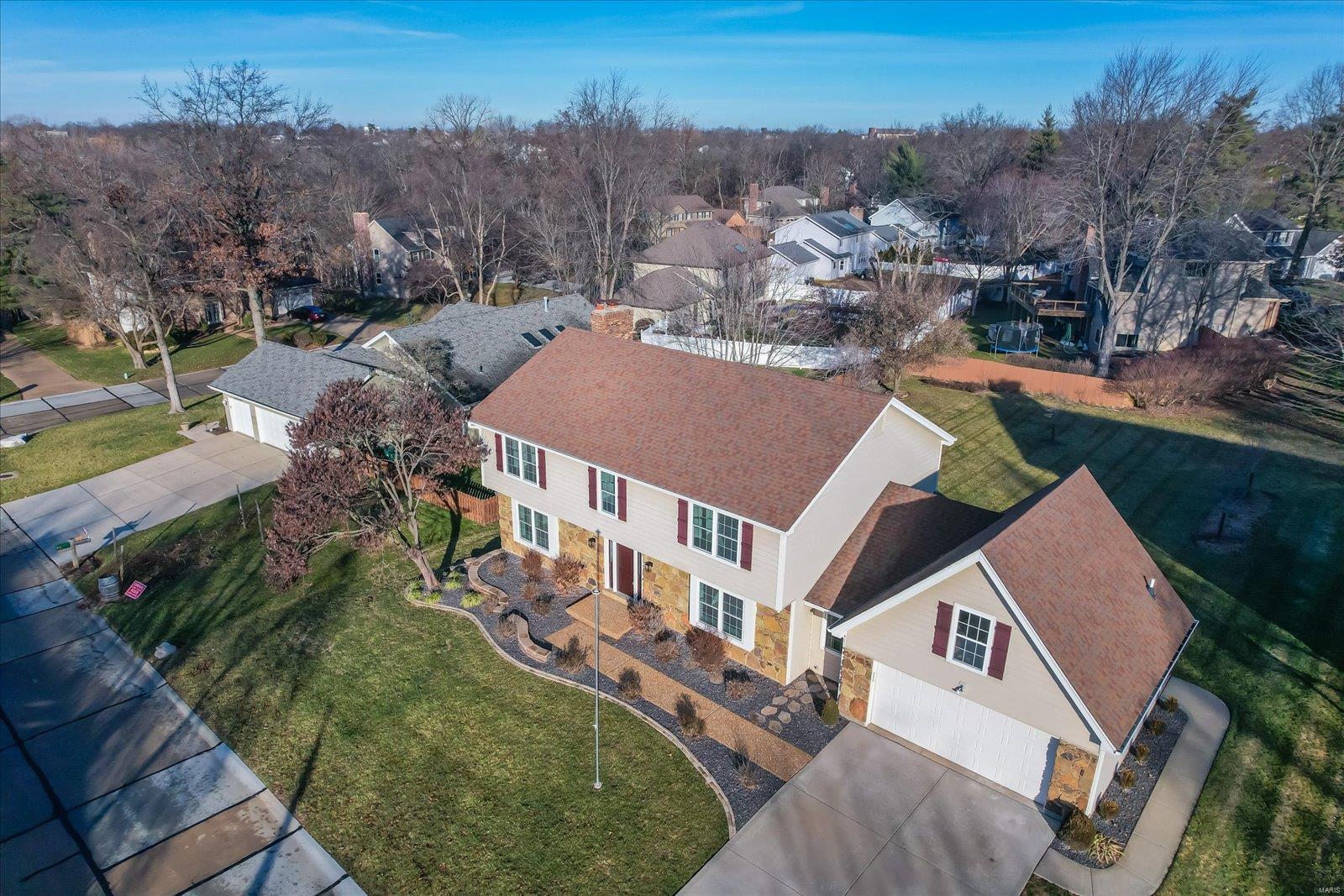 32 Colonade Court