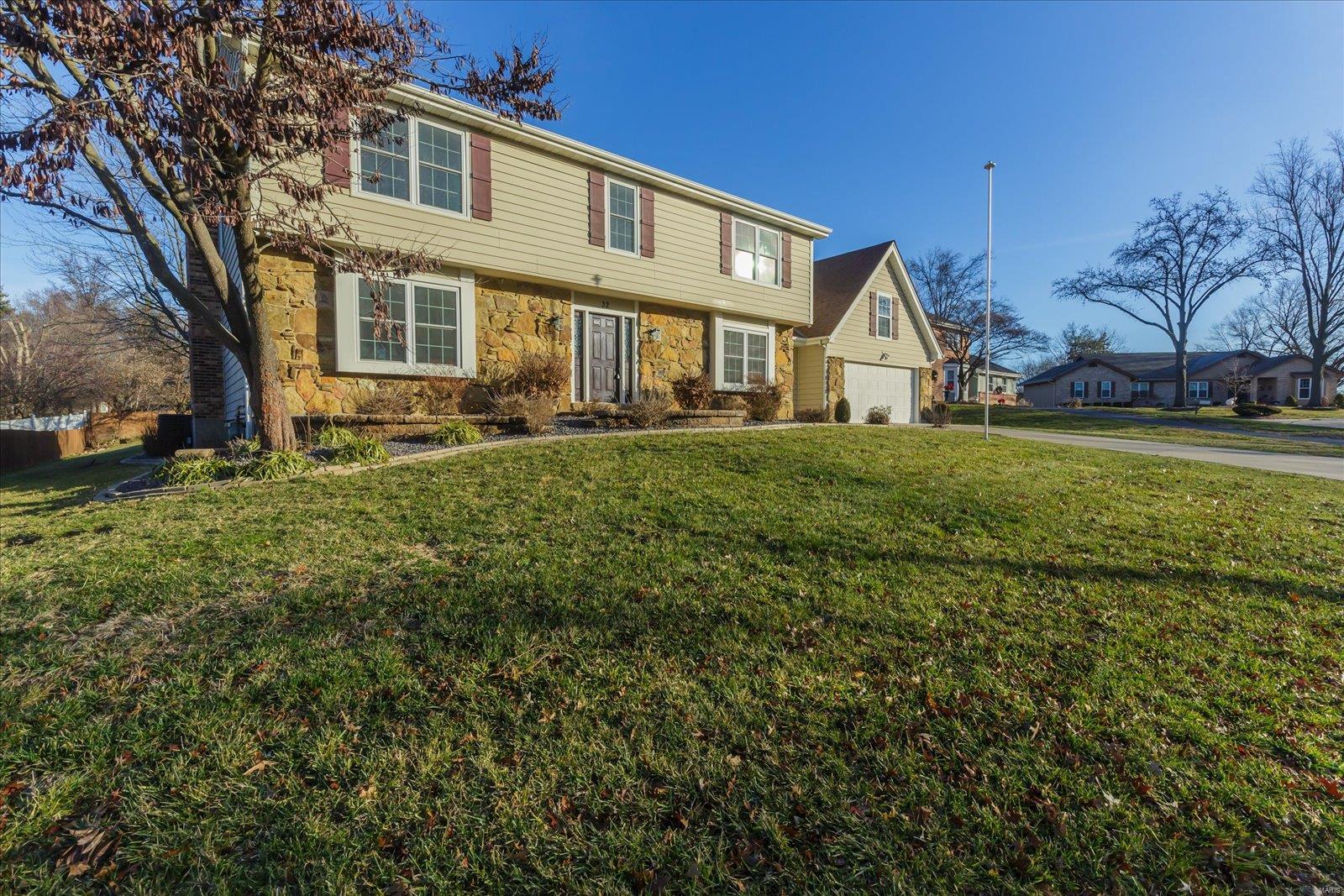 32 Colonade Court