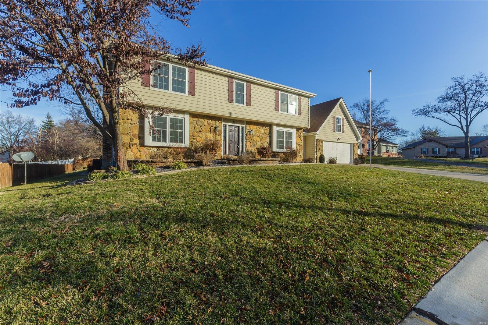 32 Colonade Court