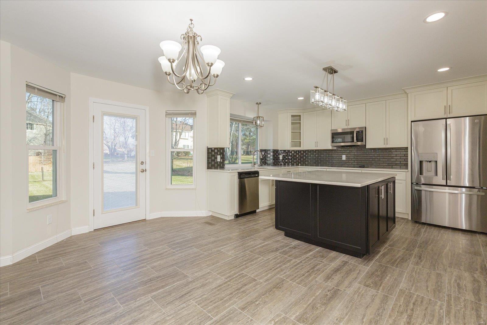 32 Colonade Court