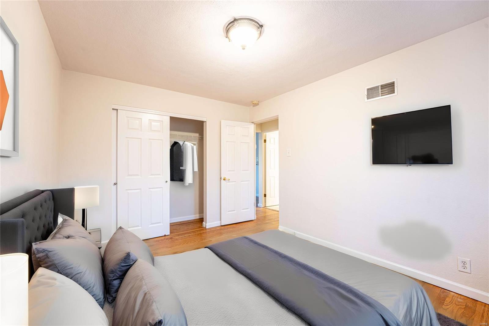 205 Monclay Court Unit: 1E