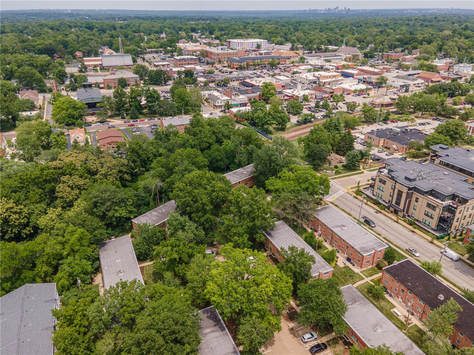 205 Monclay Court Unit: 1E