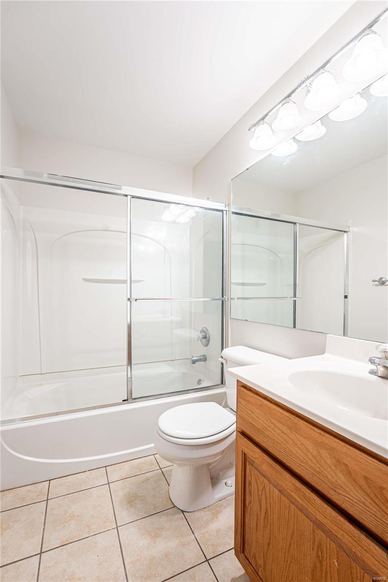 205 Monclay Court Unit: 1E