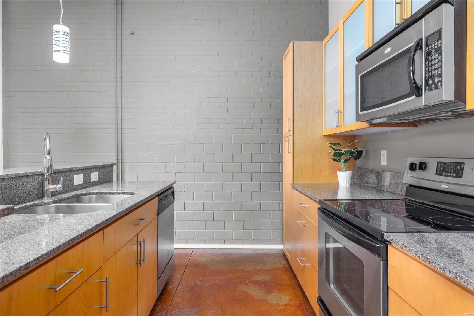 1136 Washington Avenue Unit: 710