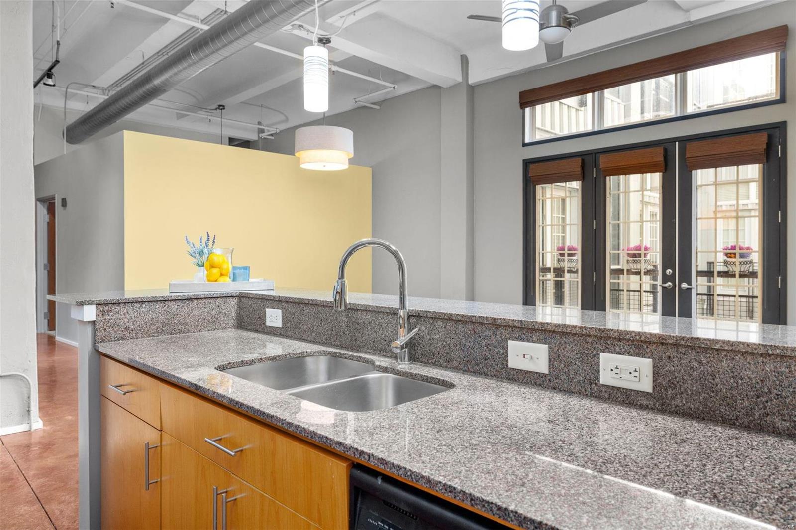 1136 Washington Avenue Unit: 710