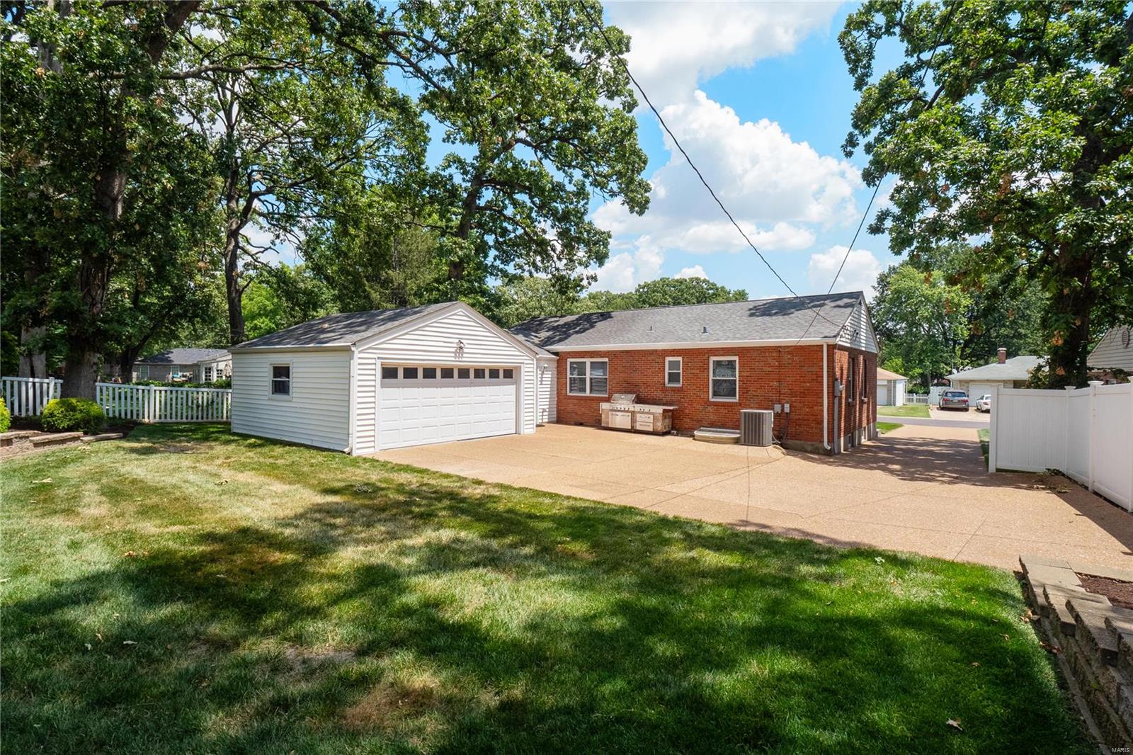1223 Eastbrook Lane